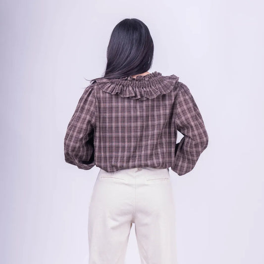 Blusa Italiana Cuadrillé Café con Vuelos