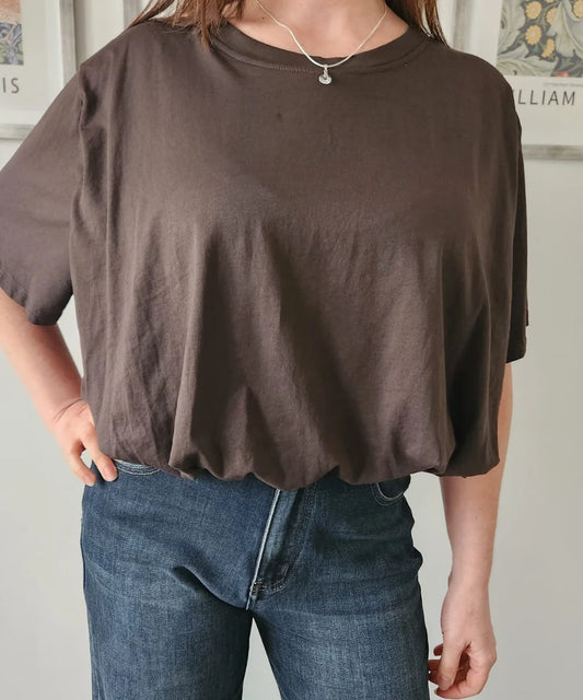Polera café de mujer con efecto globo