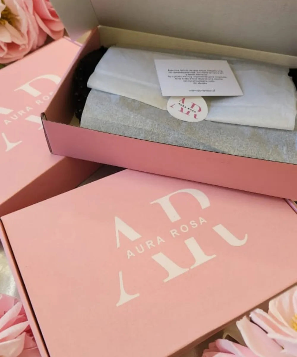 Más que un paquete: la experiencia de recibir Aura Rosa 🌸