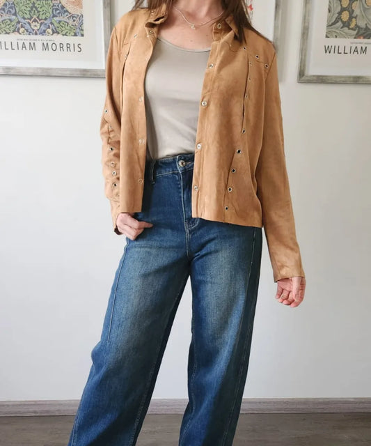 Sobrecamisa Efecto Gamuza Camel con Tachas