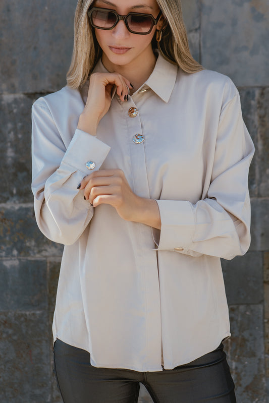 Blusa Italiana Beige Botones Dorados