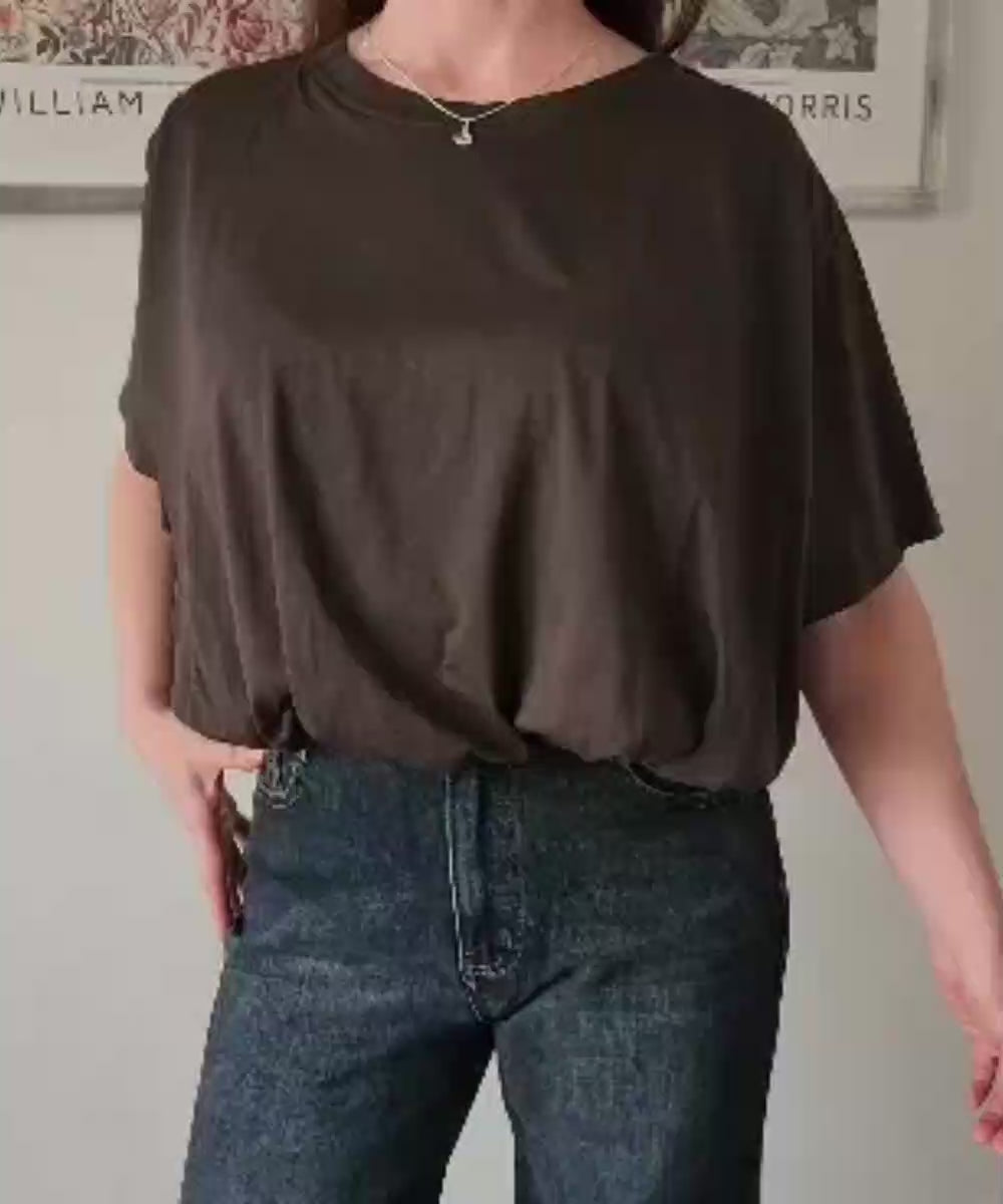 Polera café de mujer con efecto globo